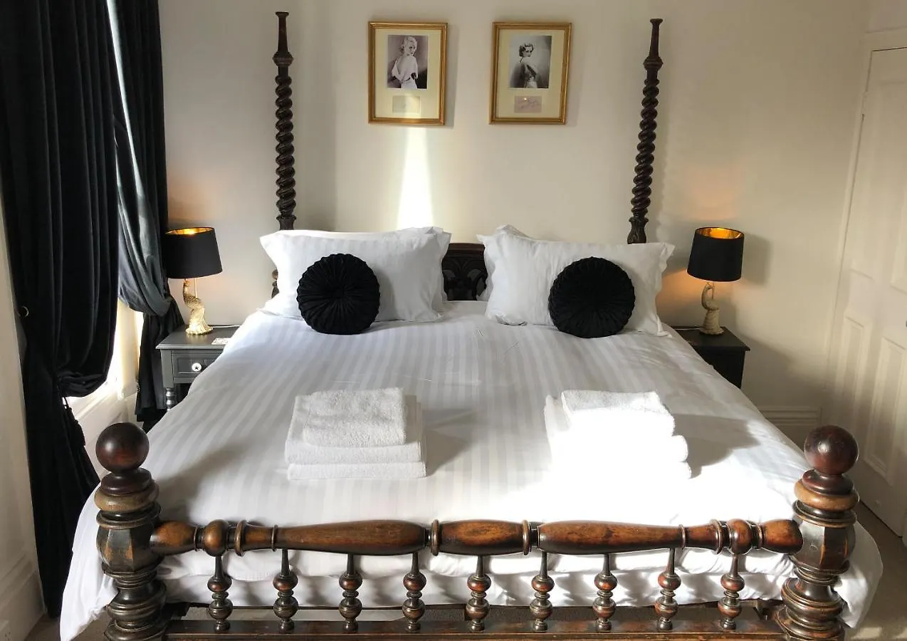 **** לינה וארוחת בוקר וויטבי High Tor Guest House בריטניה